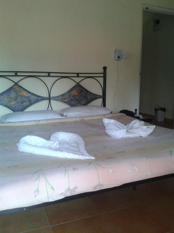 Libton Manor Hotel Candolim Exterior foto