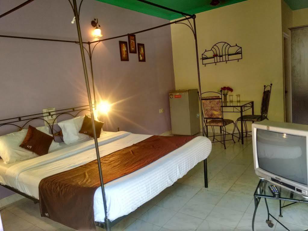 Libton Manor Hotel Candolim Exterior foto