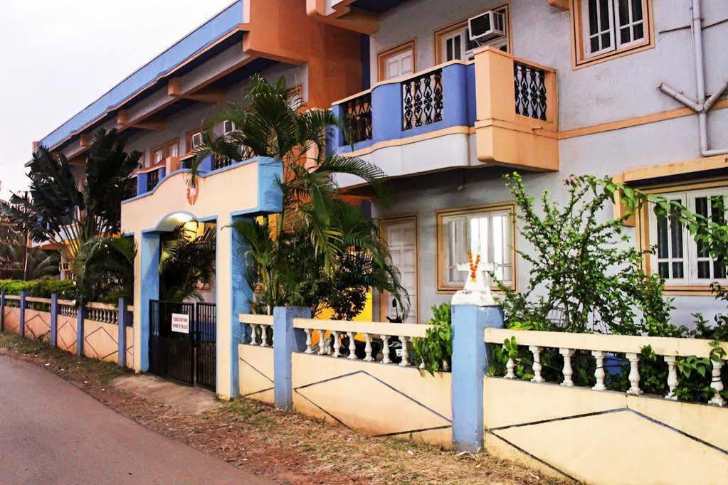 Libton Manor Hotel Candolim Exterior foto